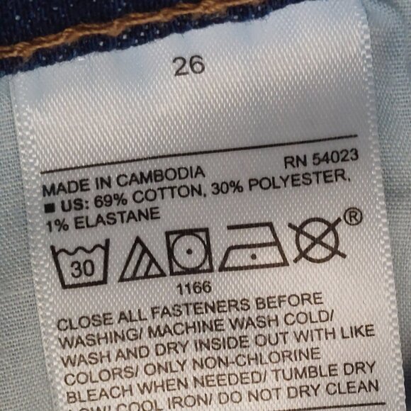 Old Navy Plus Size Dark Denim Jeans button with zipper closure Size 26 - Picture 7 of 10